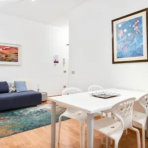 https://university-galleria-ognissanti-apartment.hotelinveneto.com