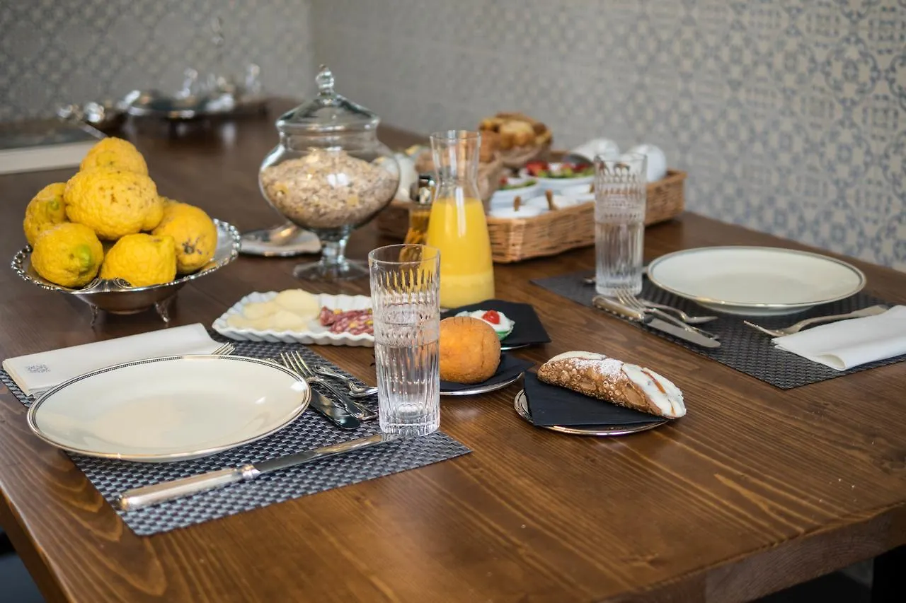 Family Affair Luxury Rooms&Suites Palermo Bed & Breakfast