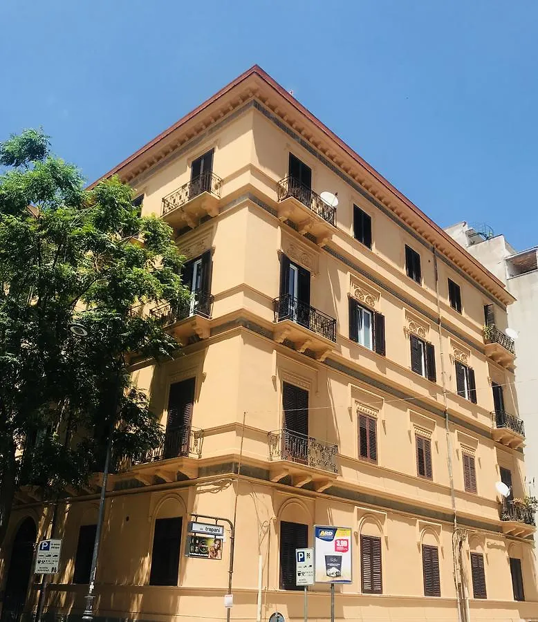 Family Affair Luxury Rooms&Suites Palermo Bed & Breakfast