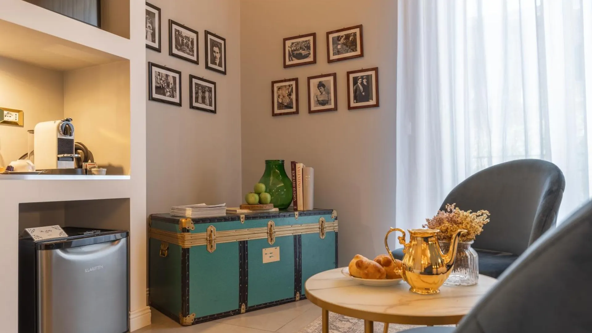 Family Affair Luxury Rooms&Suites Палермо 2*,