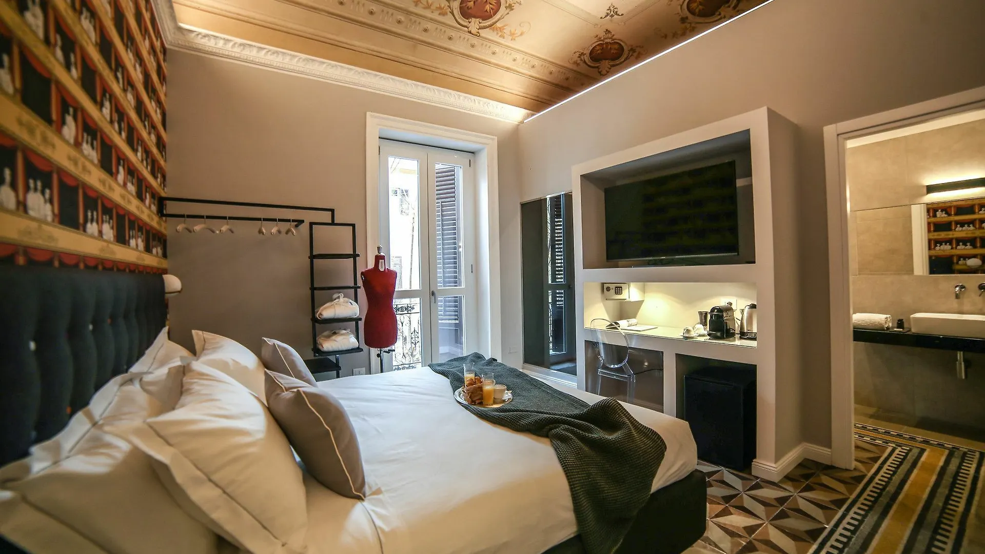 Family Affair Luxury Rooms&Suites Палермо 2*,